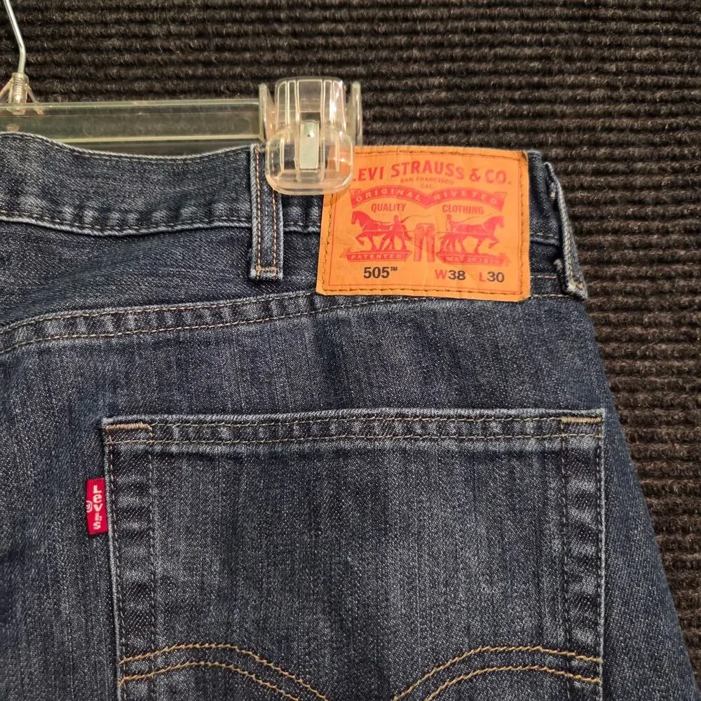 Levi's 505 Regular Fit Jeans Men’s Size 38x30 Medium Wash Denim Straight Leg